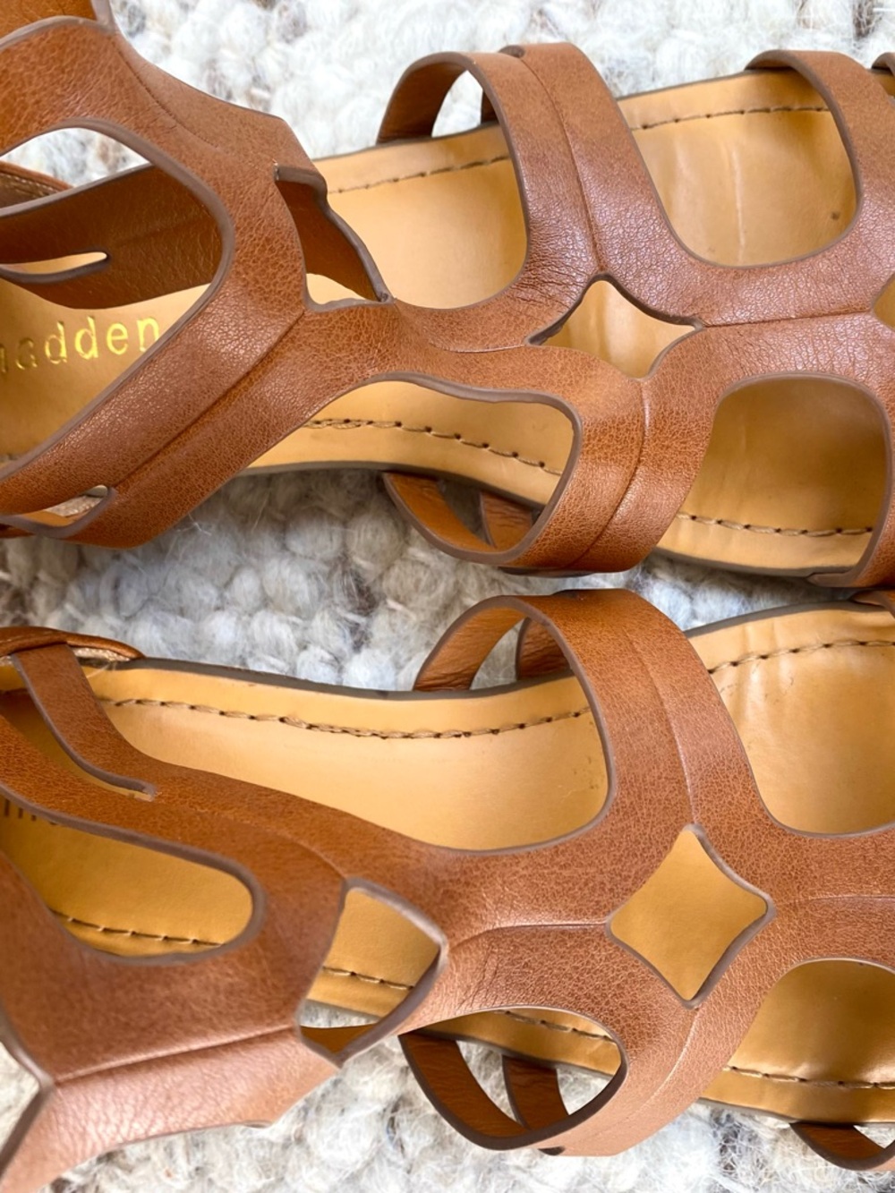 Madden Girl Dari Cognac Cutout Gladiator Flat Sandals, Size 7 - Picture 4 of 10